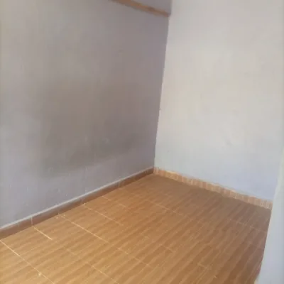 Bedsitter to let