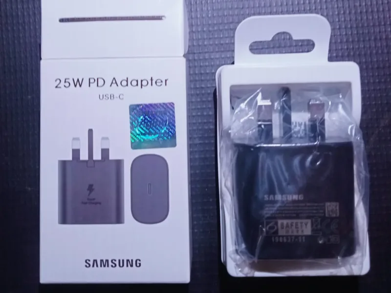 Samsung 15W / 25W Super Fast Charging Wall Charger Adapter (Model: EP-TA800)